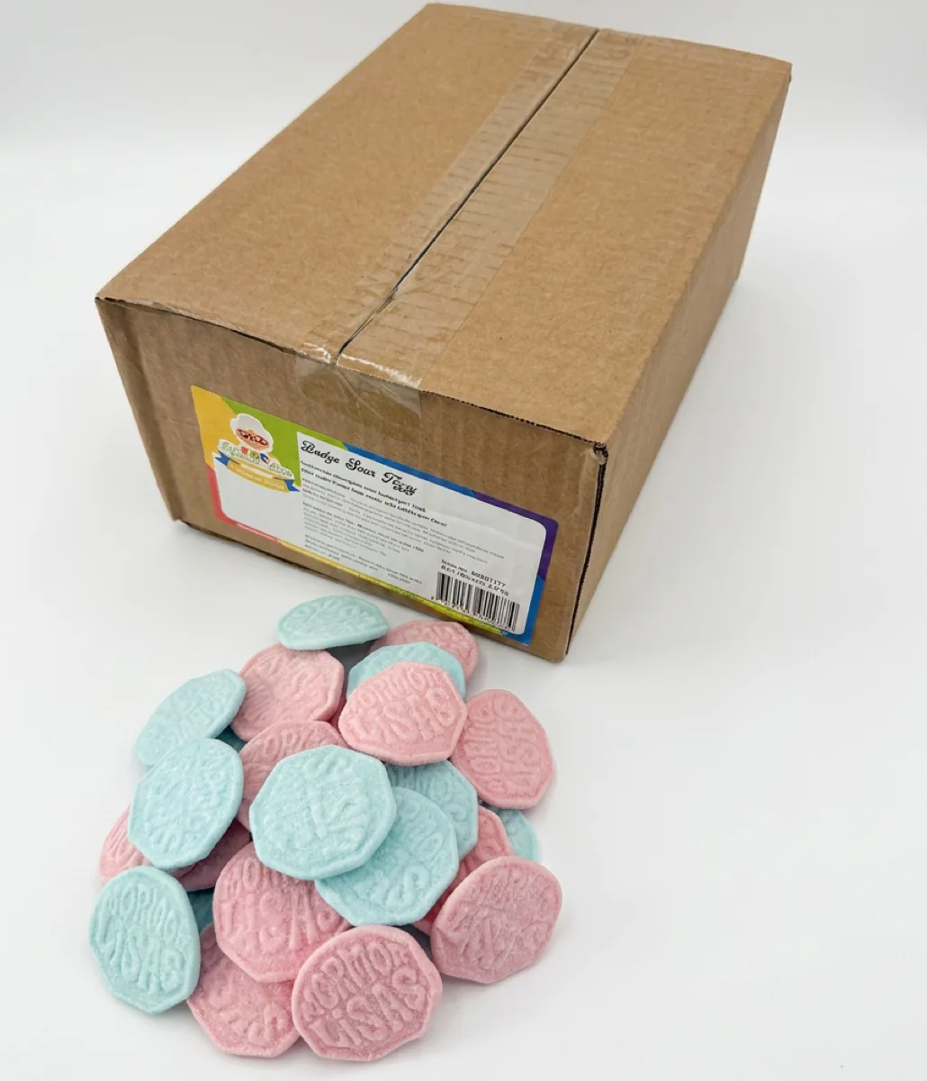 Mormor Lisas Mormor Lisa Badge Sour Fizzy, Swedish candy by the case (image 2 of 2)